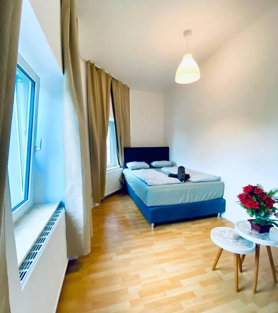 Cozy 4-Bedroom Apartment , Perfect For Groups Wiedeń