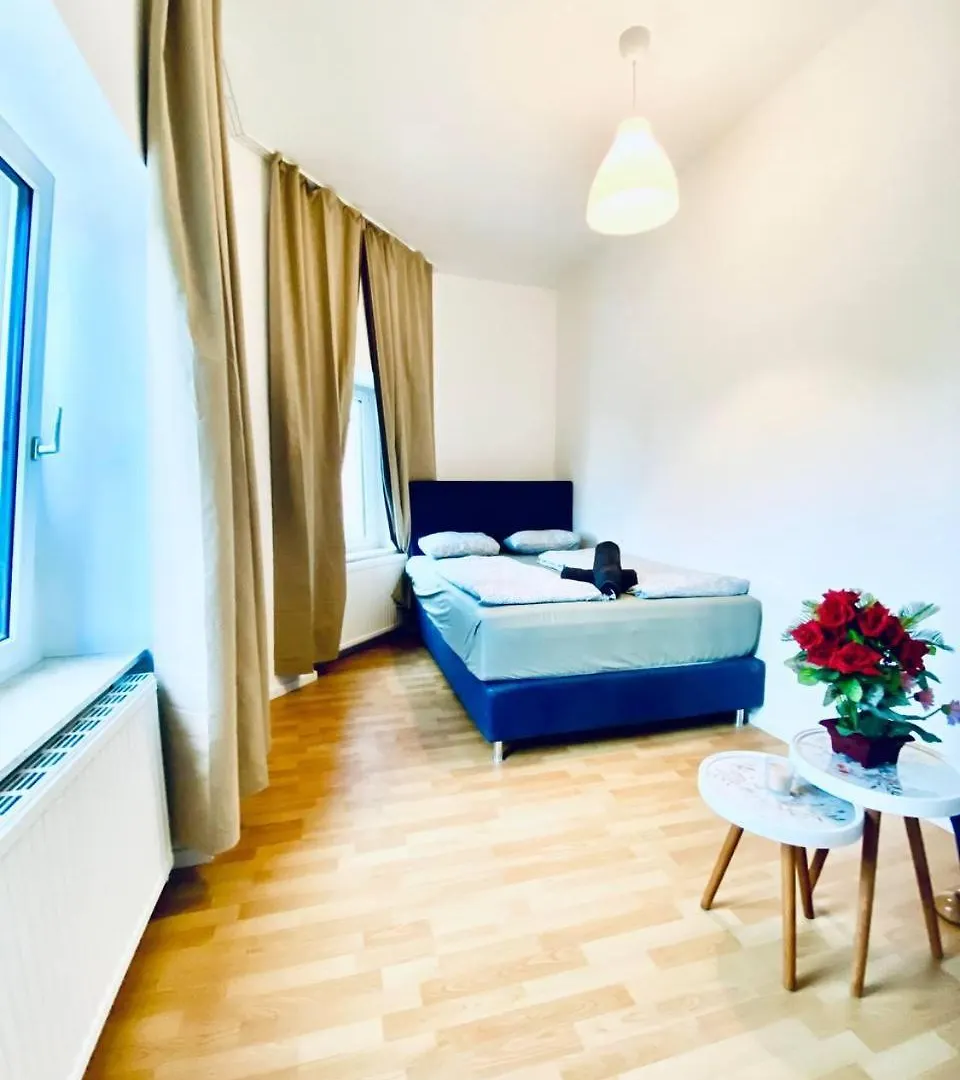Cozy 4-Bedroom Apartment , Perfect For Groups Βιέννη