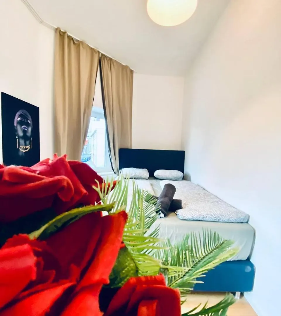 Cozy 4-Bedroom Apartment , Perfect For Groups Βιέννη