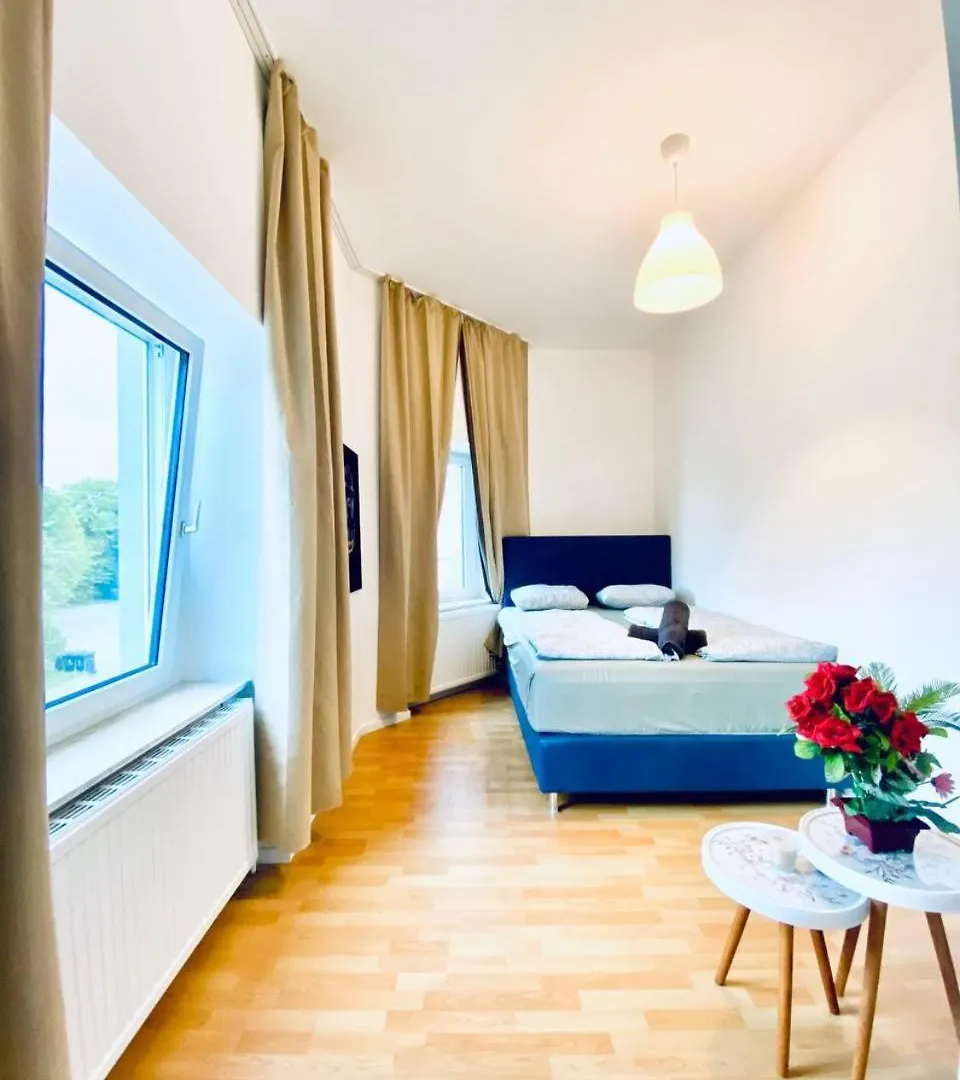 Cozy 4-Bedroom Apartment , Perfect For Groups Βιέννη 0*,