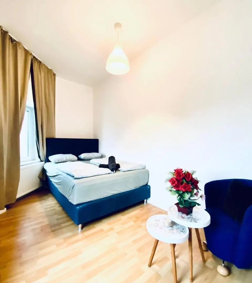 Cozy 4-Bedroom Apartment , Perfect For Groups Βιέννη